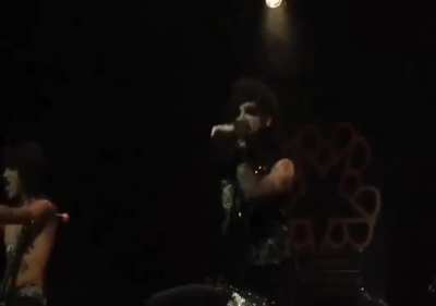 Andy Biersack gets pissed at a heckler