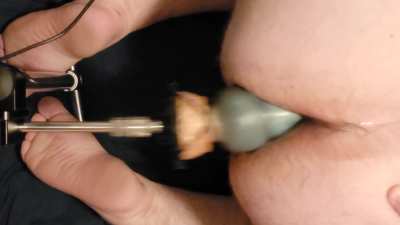 Making some noisy sounds on my fuck machine