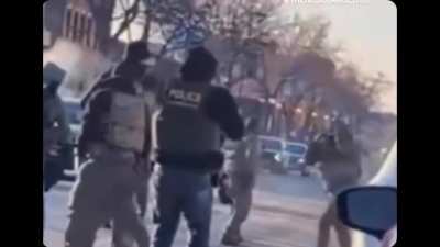 ICE Agent starts clapping in celebration as Alex Pretti is executed