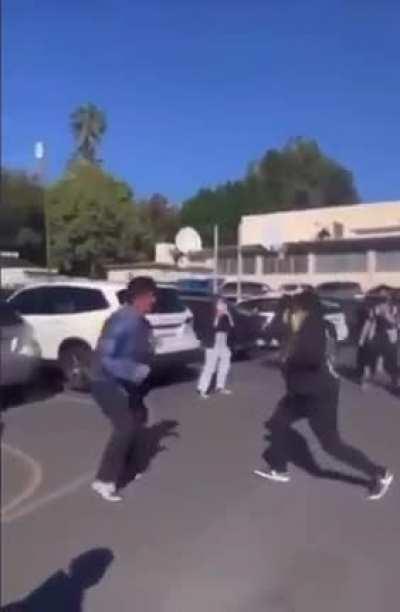 knocked him out in 3 punches 😂