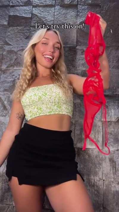 Aria Brooks (@ariabrookk)