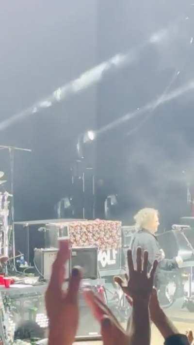 Robert saying Goodbye at the end of the Shoreline Night 2 Show 5/29! 🖤