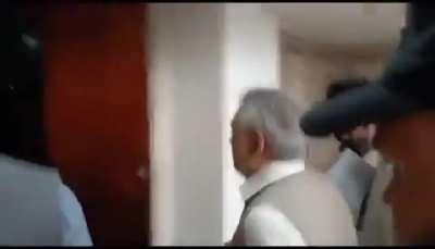 Looks like dollar dar doesn't like being questioned 