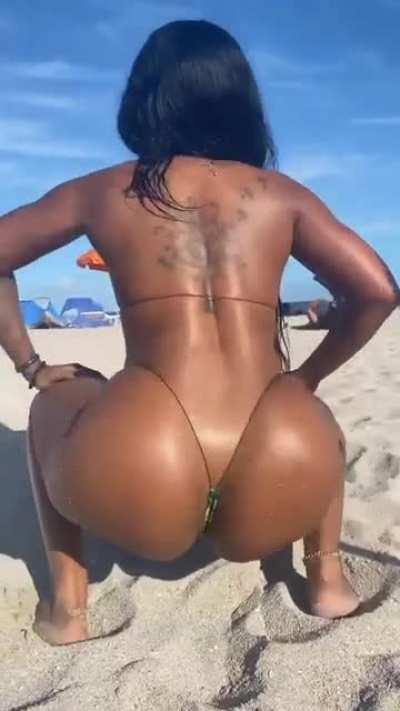 CATHII MEDIA LUNA (@cathiimedialuna)