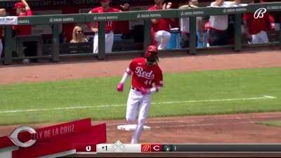 [Highlight] [Highlight] Elly De La Cruz destroys a baseball to give the Reds an early lead.