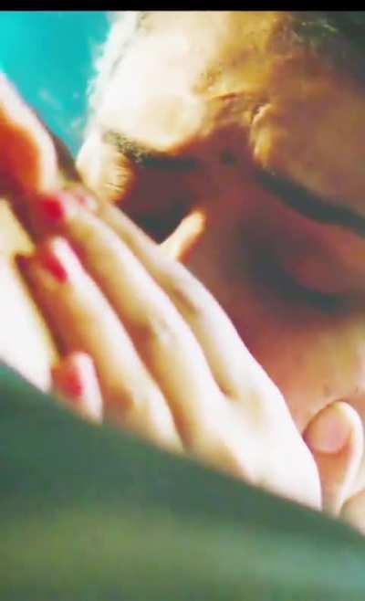 Juicy lip kiss 😘😘