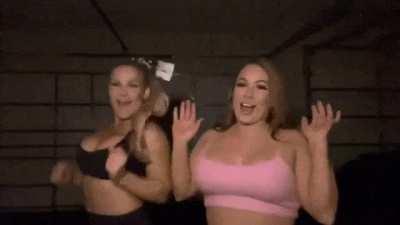 Nattie & Jenni, jiggle queens