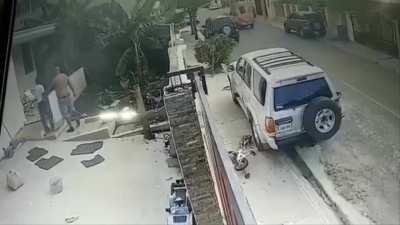 Caught red handed stealing a big dude's bike