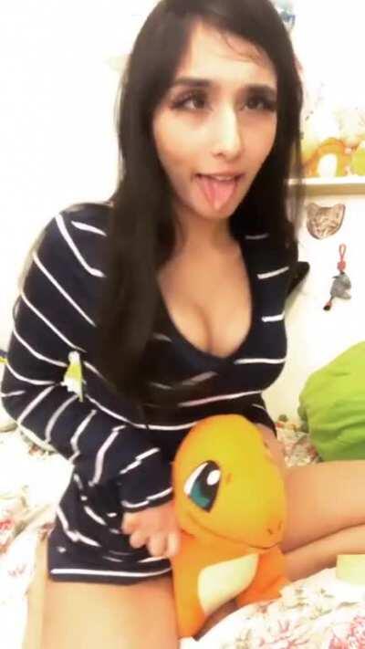 But where did Charmander’s tail go? 🥺