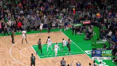 [Highlight] Celtics grind out a possession to create multiple looks and cut it to a 1-point game with the Smart triple