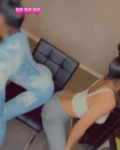 IMMA CHAIR NOW!!! 🍑