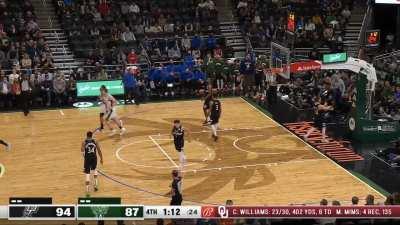 [Highlight] Dejounte Murray knocks down the triple over Giannis to put the Spurs up 10 with just over a minute left