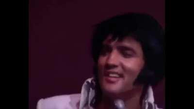 Nothing to see here mods! Just wholesom 100 Elvis Pretzel.