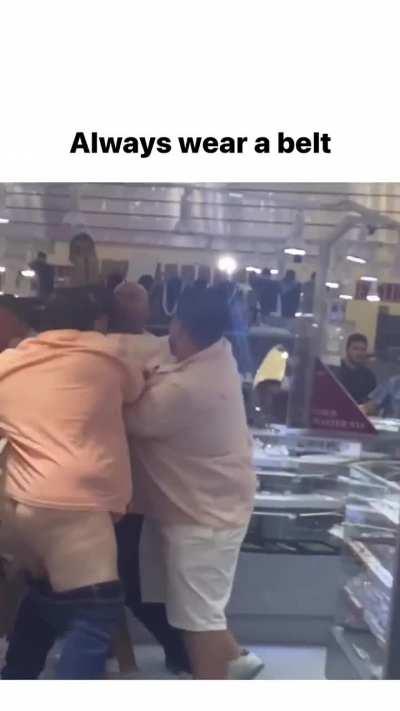 WCGW not wearing a belt