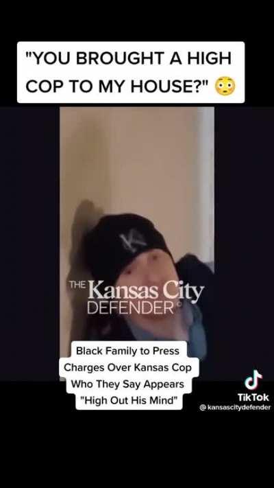 Kansas City Officer lookin sus