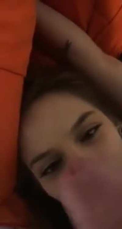 liseli kızın ağzına veriyor