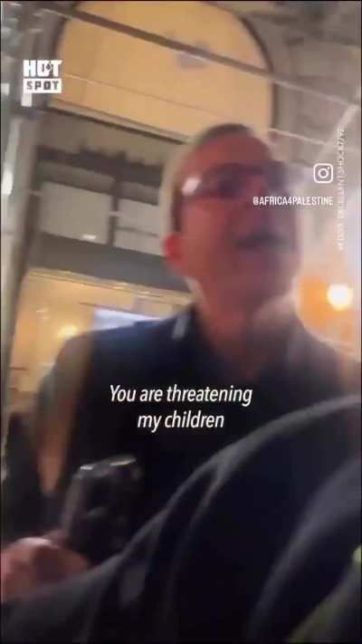 Man books a 4-person Uber for 5 people, complains about antisemitism when the driver rejects the ride upon arrival.