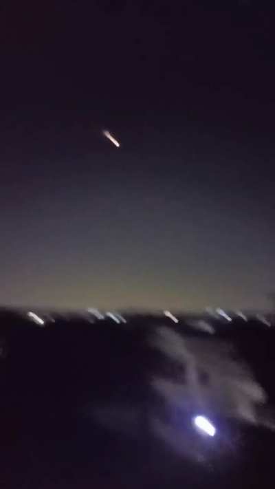 Hello, I live near the Israeli border and I photographed these missiles that appear to be heading towards Israel.