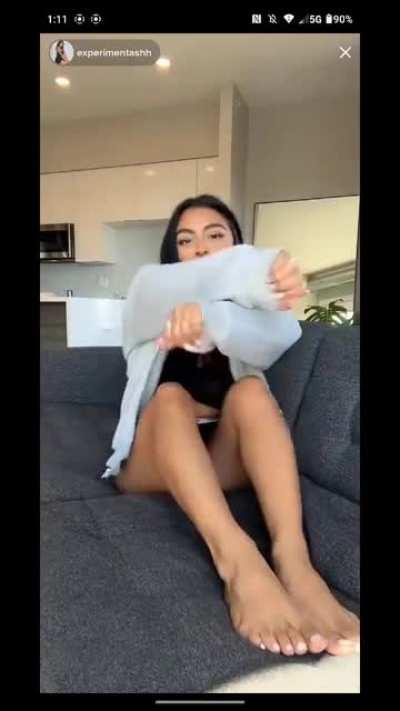 she doing a yoga stream later 😩