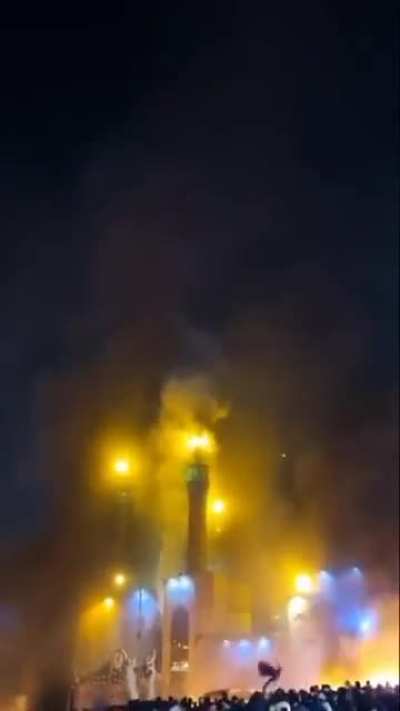 Avrupa her gün yeni camiler inşa ederken, İran'daki camiler ateşe veriliyor.