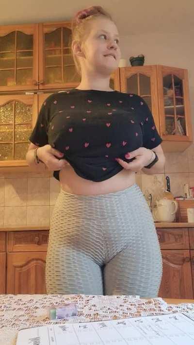 Boom and here appear the housewife's huge 