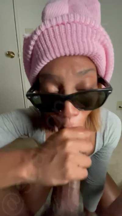 She legit loves eatin Dick!