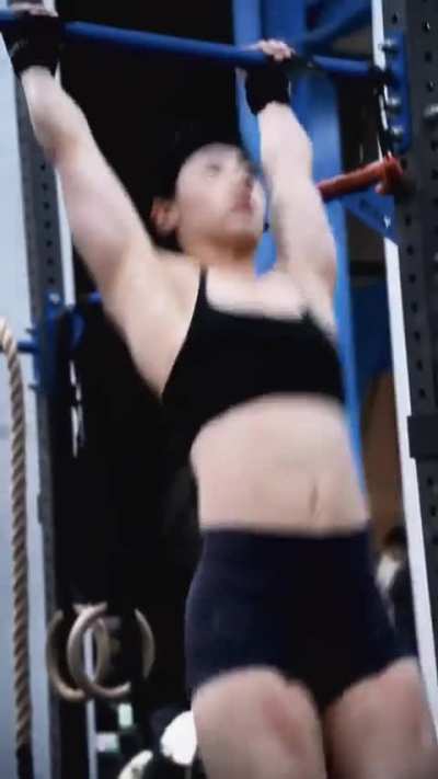 Zhou Shuyi (intense crossfit workout)