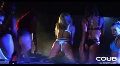 One of the hottest gifs ever