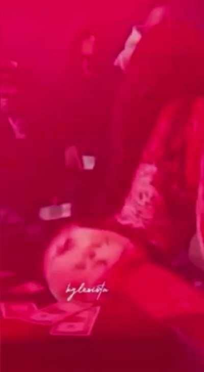 the nigga in the back couldn’t be me, I would’ve slapped a band on her ass 😭😭😭🥵