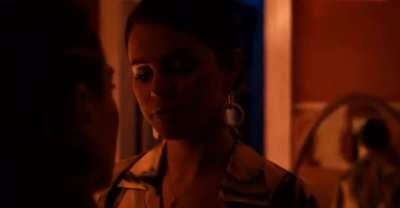 Never i thought Selena Gomez would be kissing another woman let alone Cara Delevingne🥵