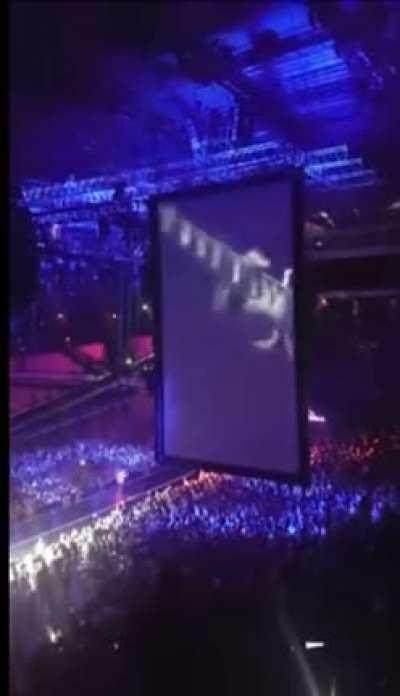 This guitar solo of die for you gives me chills