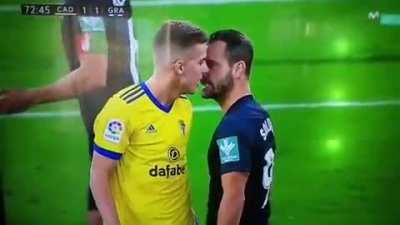 The terrible Vulcan pinch, football style.