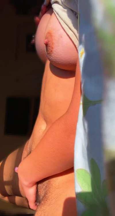 Suck on my brown areolas😪😪😪😪