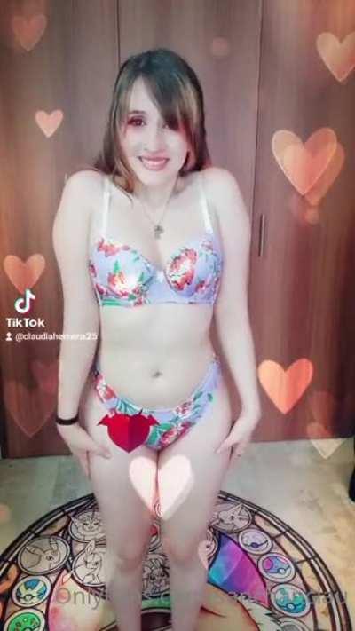 Gente, suban TODO el contenido que hayan podido descargar del grupo que cerraron :'v