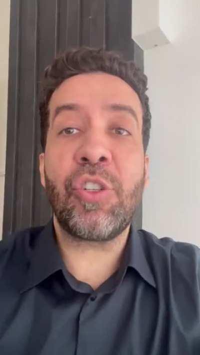 Tá proibido falar que Roberto Jefferson foi coordenador de campanha do Bolsonaro, que eles se conhecem, que têm fotos juntos, que Jefferson fez homenagem ao Bolsonaro, que Jafferson nomeou Eduardo para liderança do PTB Brasília, e que participou de viagem