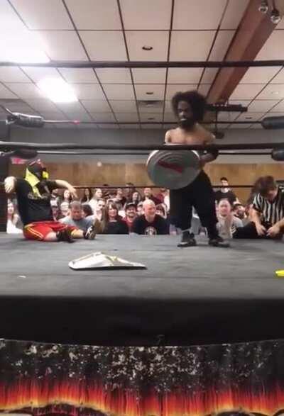 Rinha de anão. Foda-se