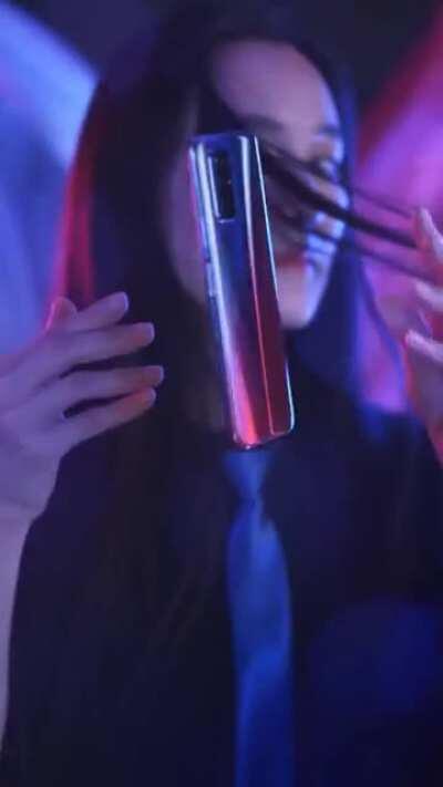 Stunning advertising. Bad reflex.