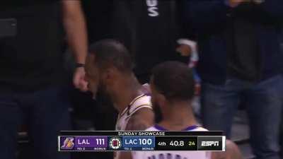 [Highlight] LeBron hits the Clippers with a dagger layup, only a few days before the league shuts down