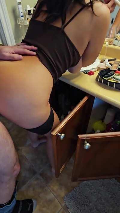 the reason why my friends dont get bored waiting for me to finish getting ready for a night out