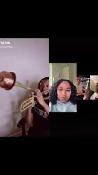 Mais uma musica para alegrar o seu dia :)