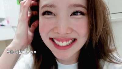 210922 - Birthday girl Nayeon