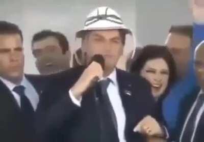 Nunca fiz nada pro cara e ele me chama de bahiano