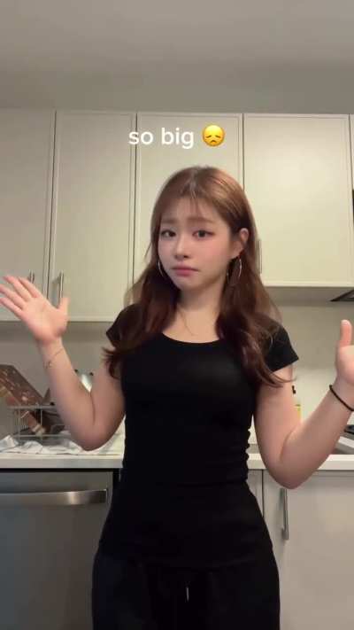 I know you're so fat 😥😥 [NOT OC]