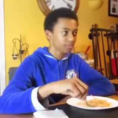 jugar en servers de asia be like: