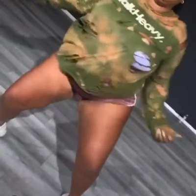 Can watch her Twerk For Days