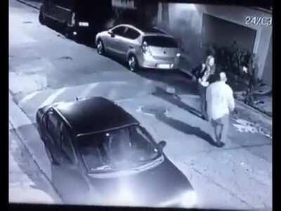 Instant Regret after trying to attack an off-duty female cop! Kudos to her.