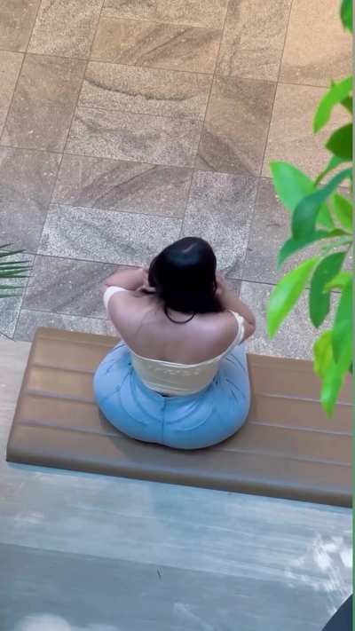 How Would You React If You Saw This In Person?