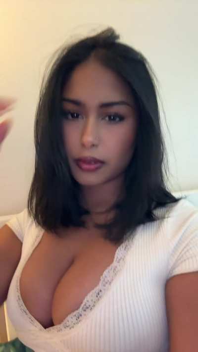 They sit so perfect😏😮‍💨