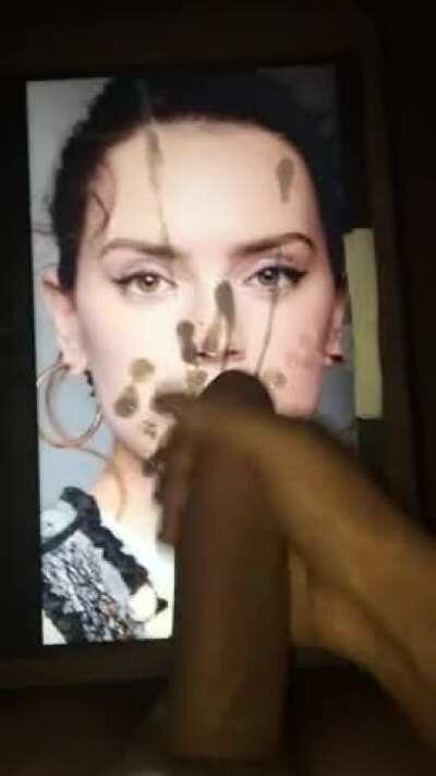 Daisy Ridley’s beautiful face made me explode