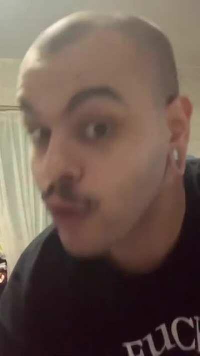 Só um minutinho aí